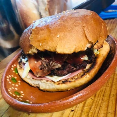 Hamburguesa Especial con Carne Asada
