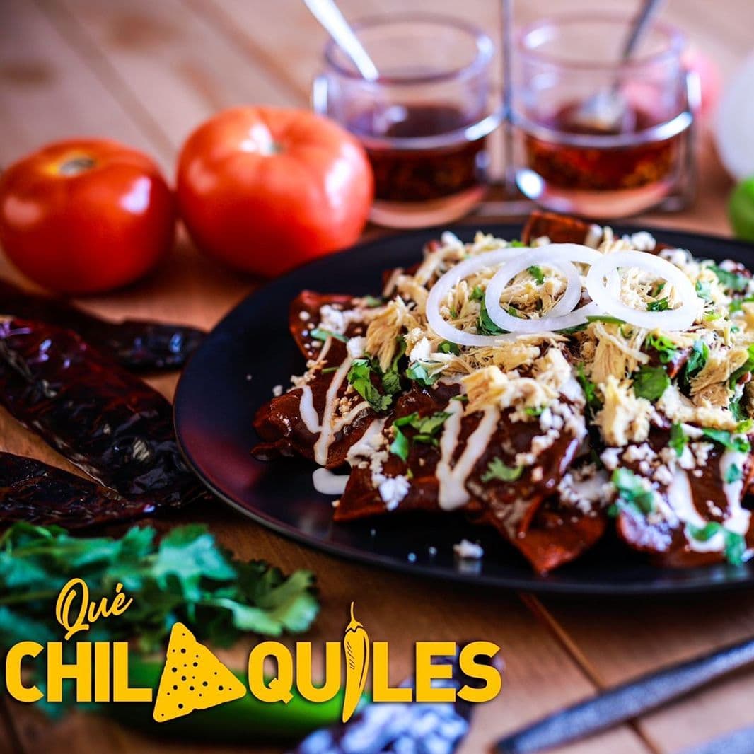 CHILAQUILES CON POLLO