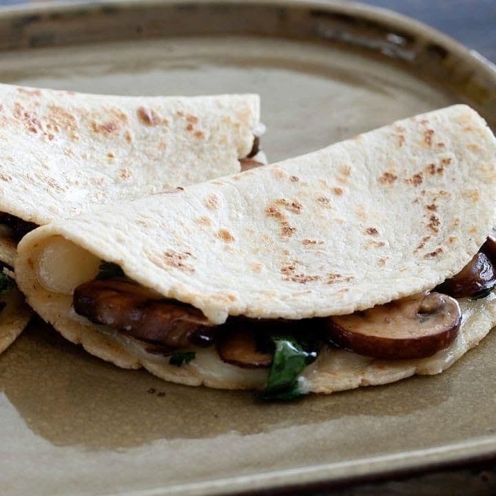 Quesadilla de Champiñones con Quesillo