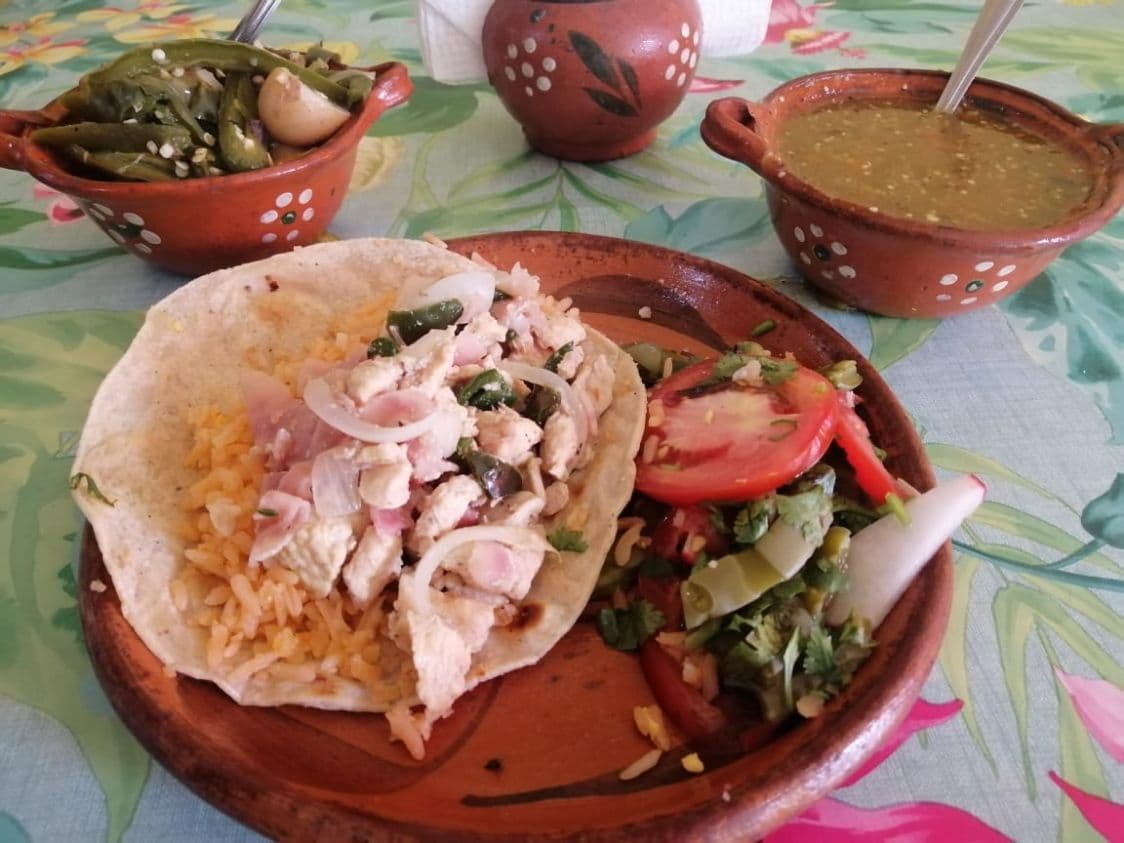 Mole rojo con pollo