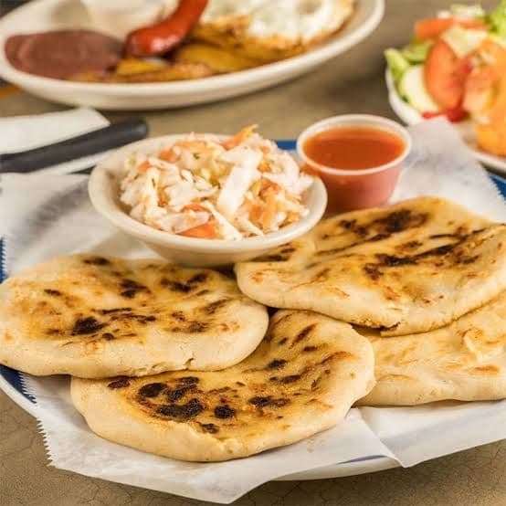 Pupusas Revuelta