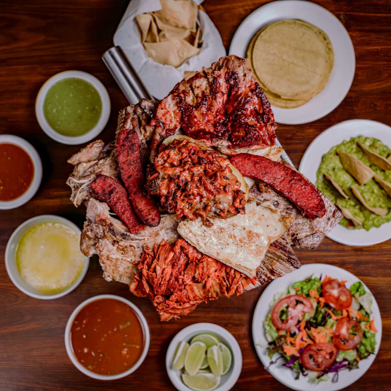 MEGA PARRILLADA DE LA CASA + 3 AGUAS FRESCAS (500M