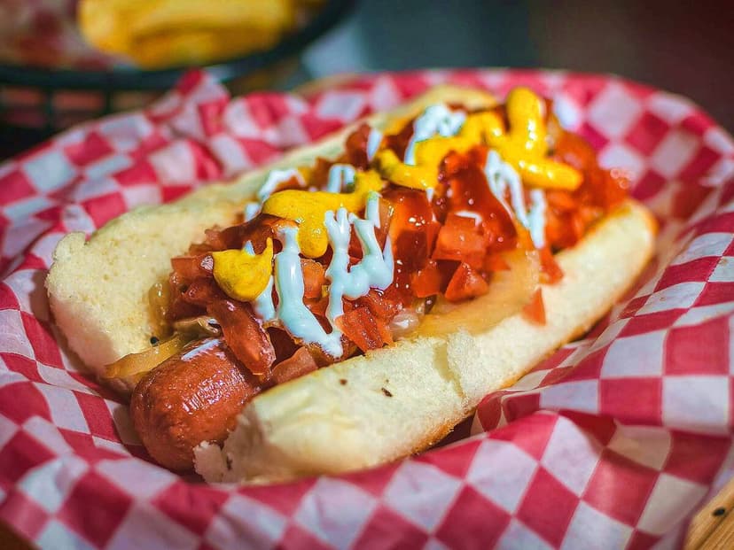 Los Hotdogs y Hamburguesas Del RV.