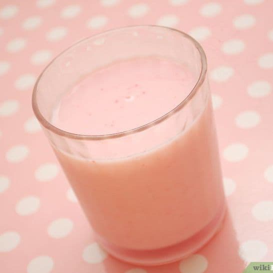 Licuado de Plátano con Nesquik de Fresa 16oz
