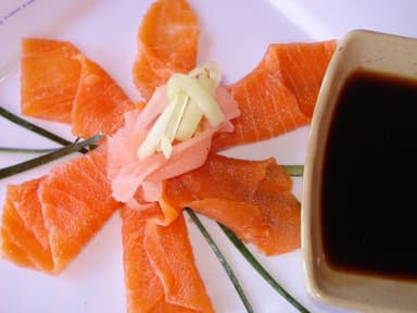 Salmón Tiradito Sashimi Corte Fino