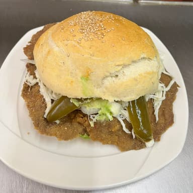Cemita de Milanesa de Res.