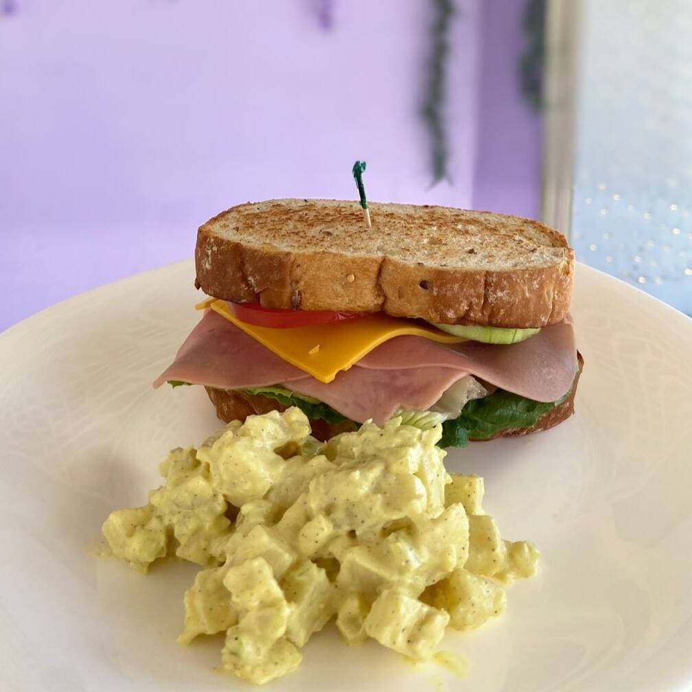 Sandwich de jamón y queso