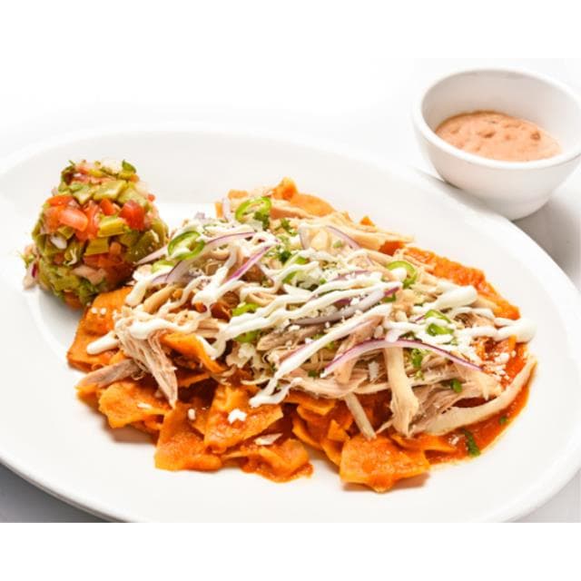 CHILAQUILES CON POLLO