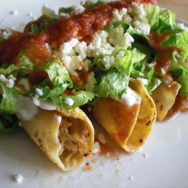 Tacos Dorados + Bebida