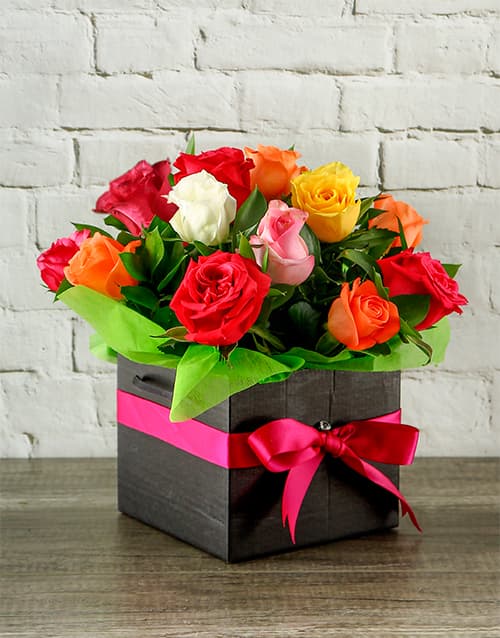 Caja de Rosas Multicolores | Con 18 Rosas