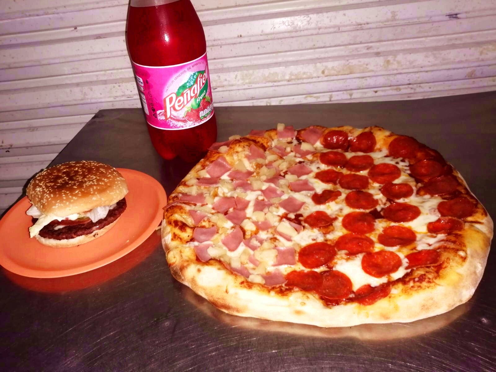 Rocky Pizzas y Alitas