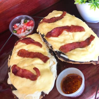 Molletes 3 Quesos
