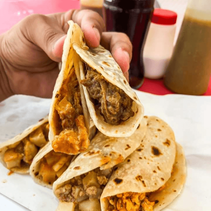 Taco de Huevo en Salsa Verde.