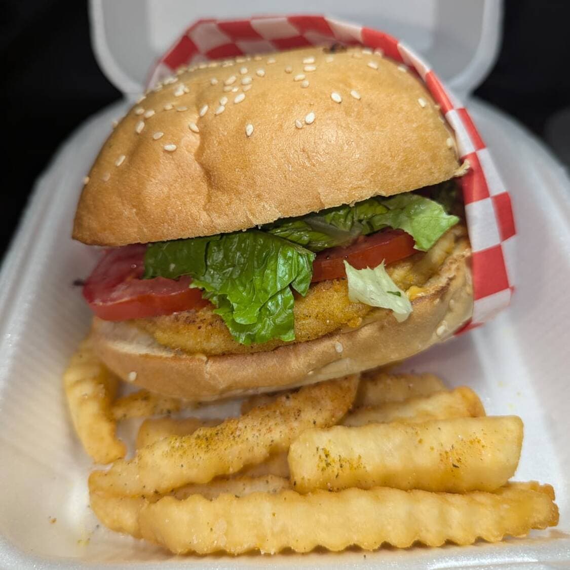 HAMBURGUESA JUMBO DE POLLO CON PAPAS