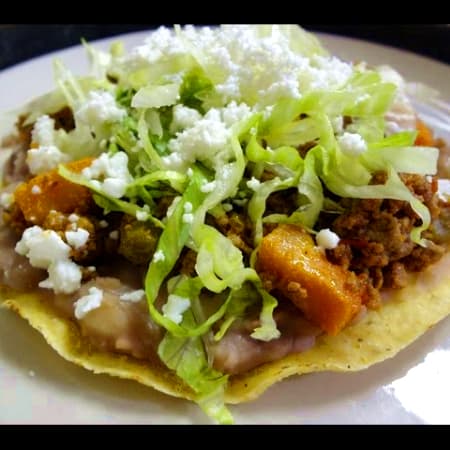 TOSTADA DE PICADILLO