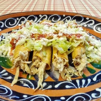 Tacos Dorados de Pollo