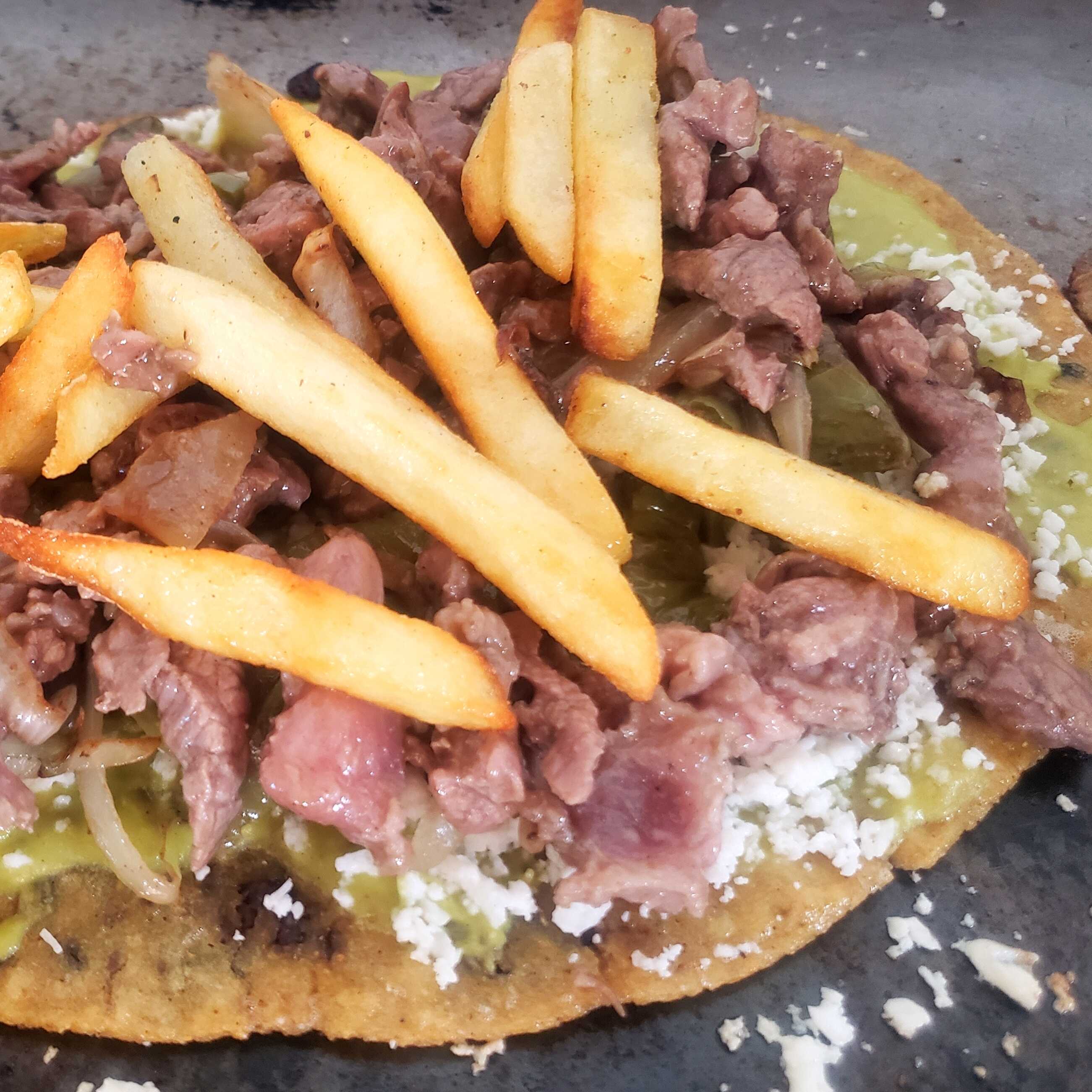 Huarache de Bistec,longaniza
