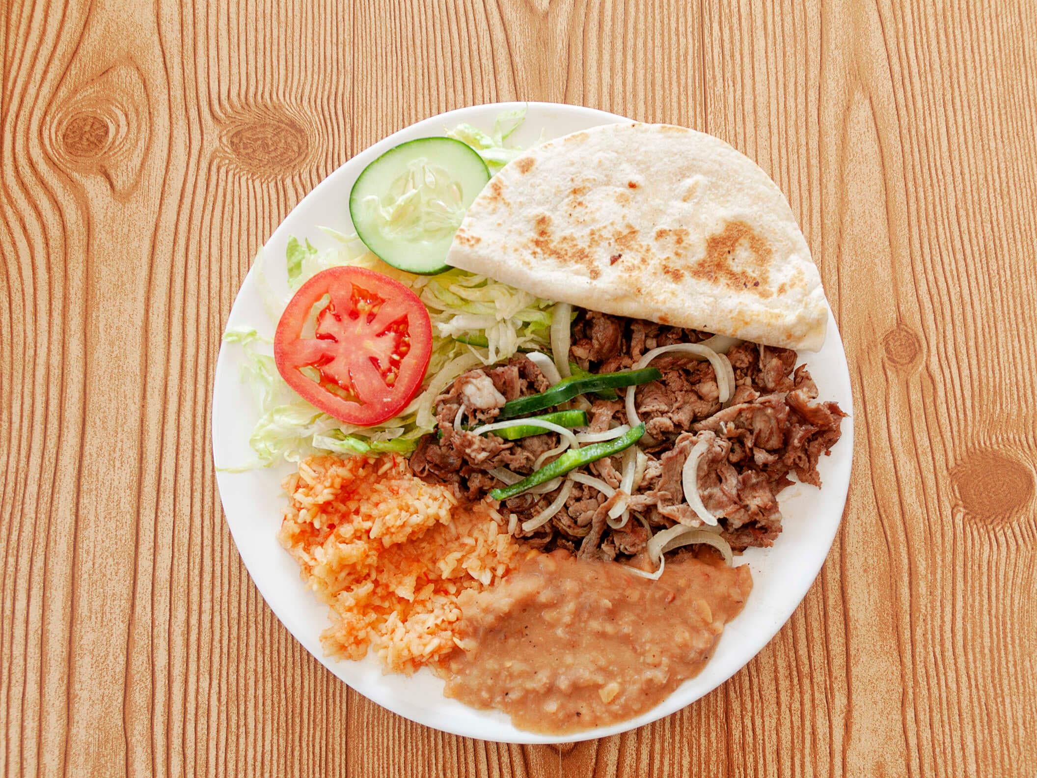 Arrachera Asada , 2 Quesadillas 1 Agua Lt