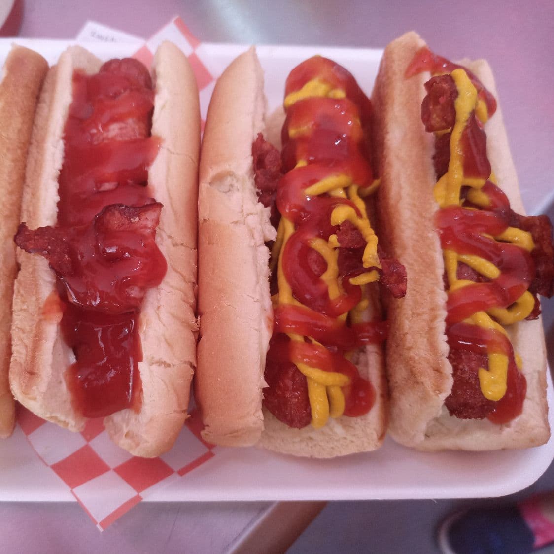 3 Hot Dog c/ tocino