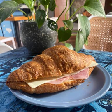 Croissant Jamón
