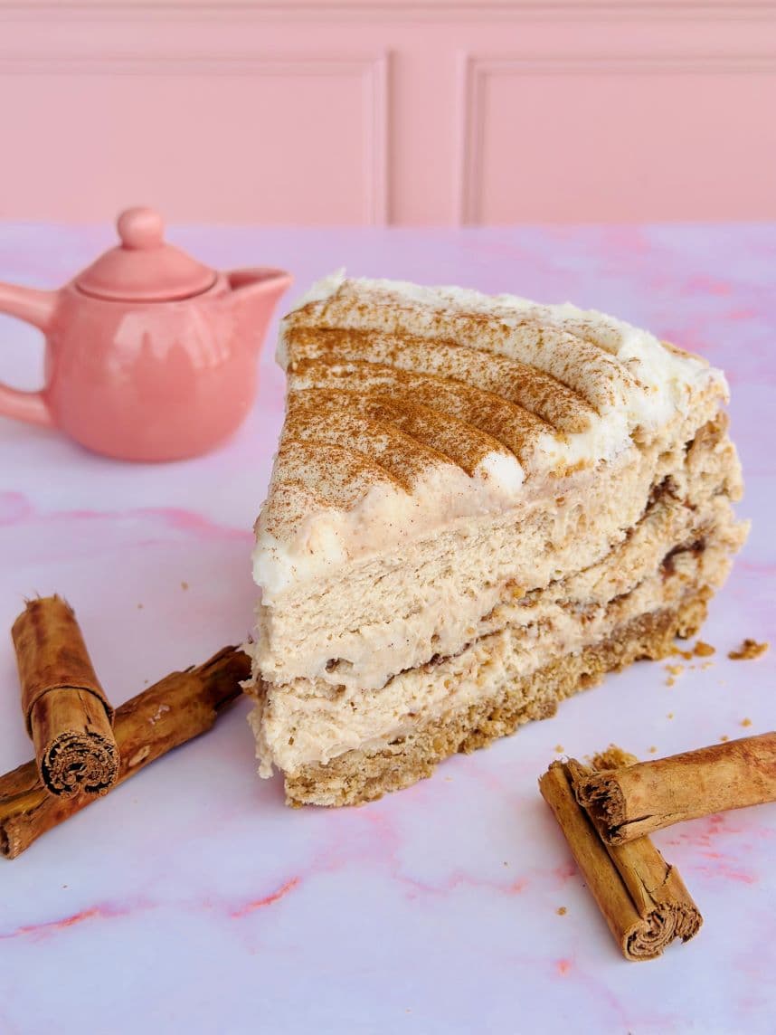 Rebanada Cheesecake Cinnamon Roll
