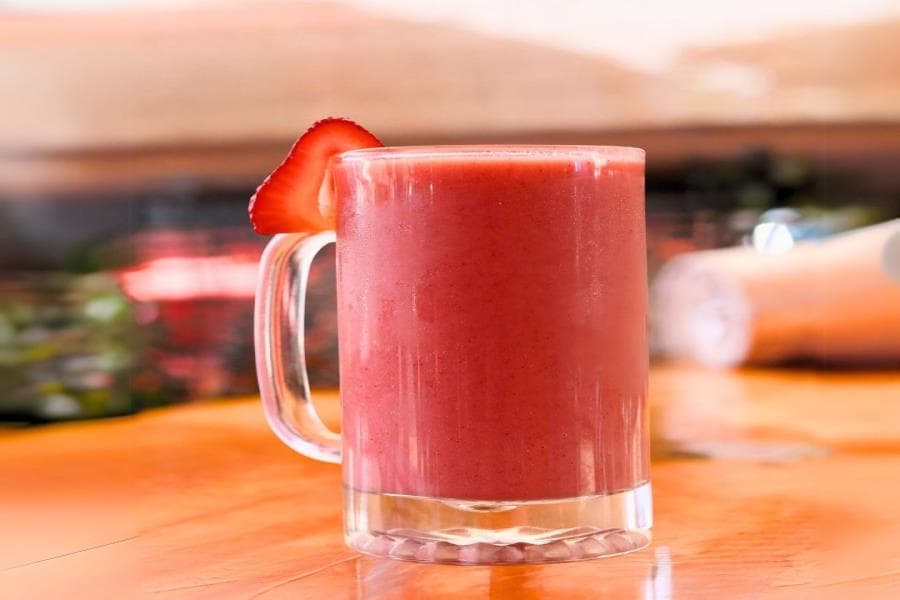 LICUADO CON LECHE Y FRUTA SENCILLO