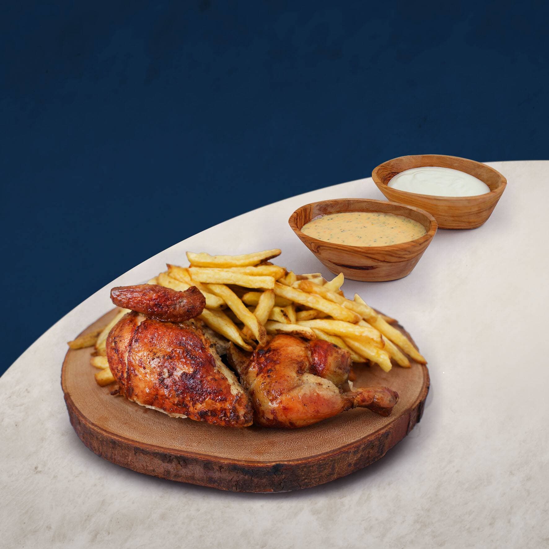 1/2 Taypoyo, Papas y Salsas