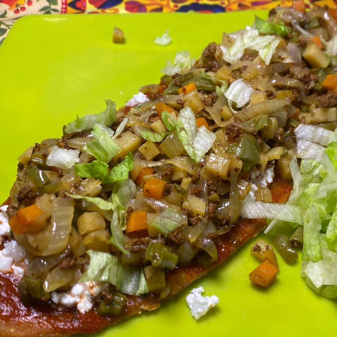 Huarache Salseado con Picadillo Estilo de la Casa