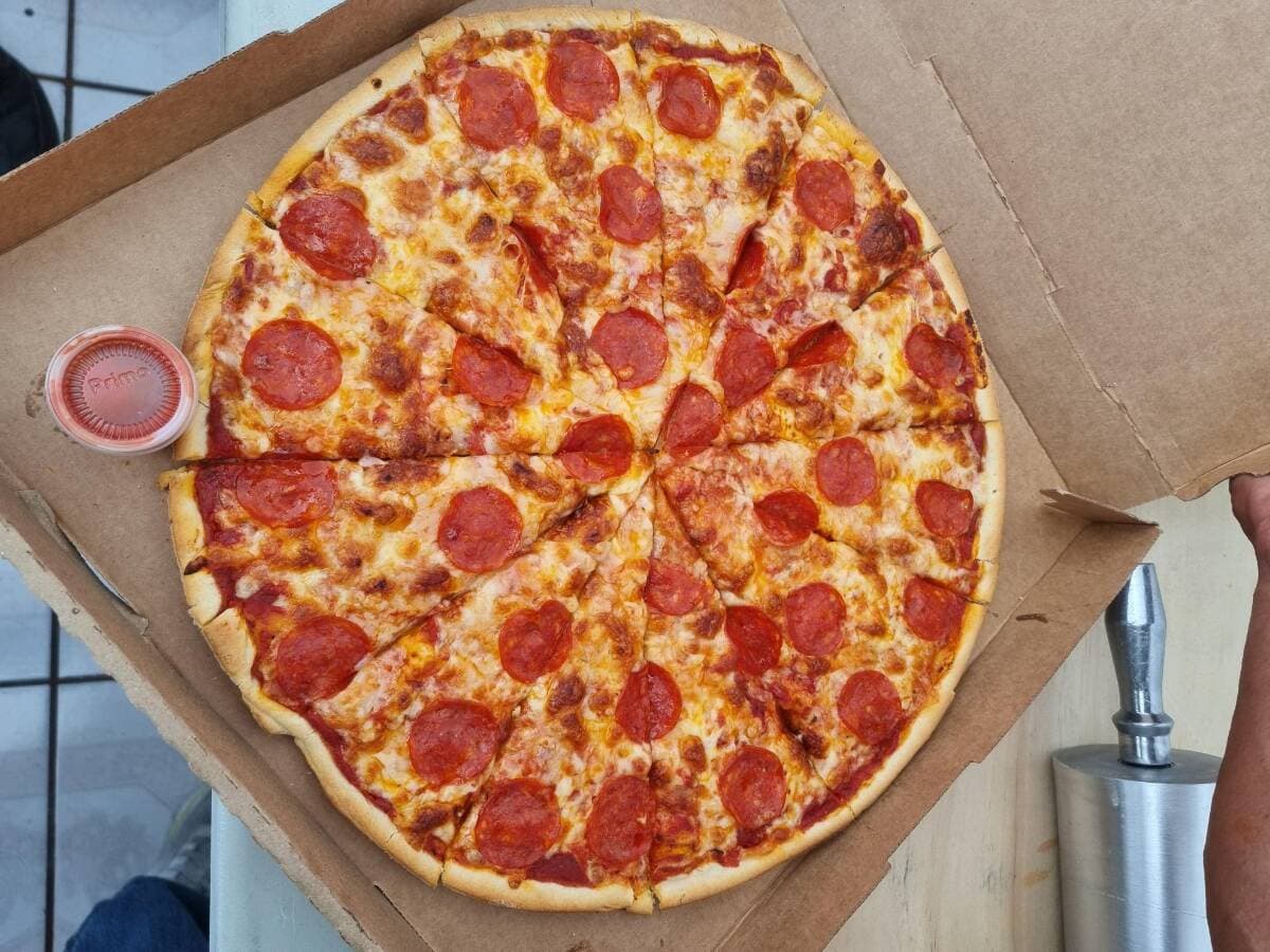 FIONNAS PIZZAS