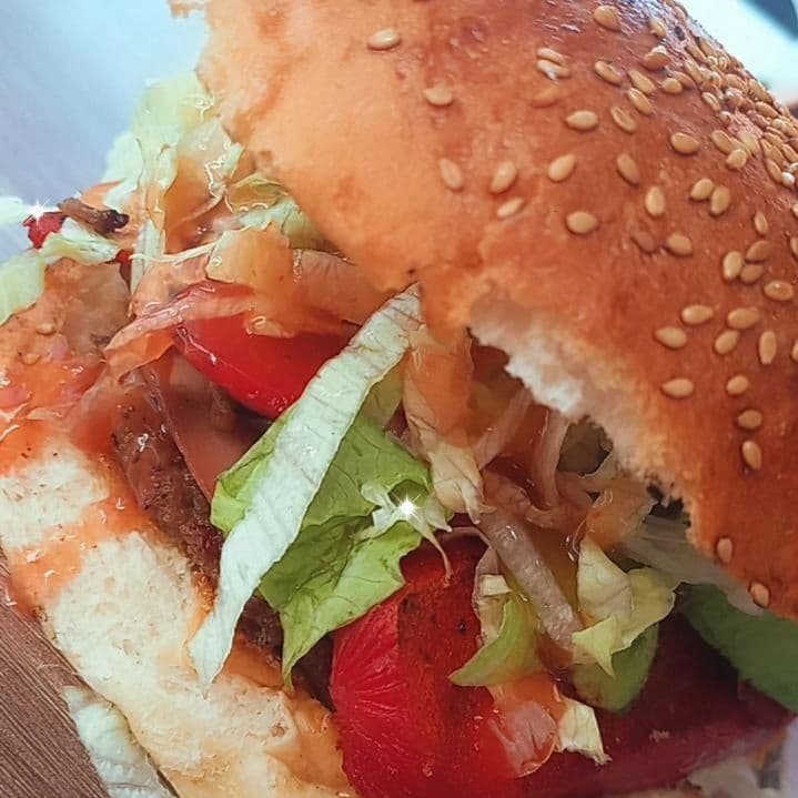 Combo-hamburguesa+frijoles charros.