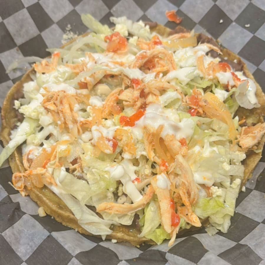 Sope de chicharrón prensado