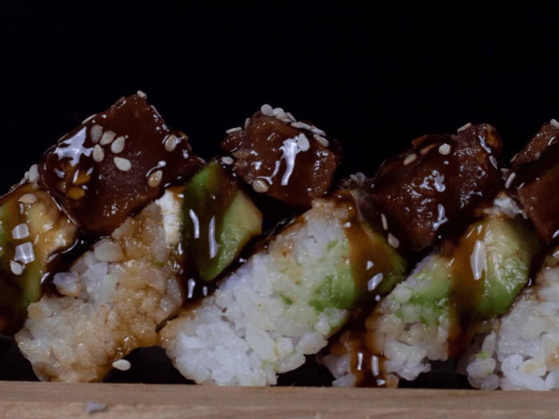 COMBO  FAVORITO ROLLO CALIFORNIA + BEBIDA