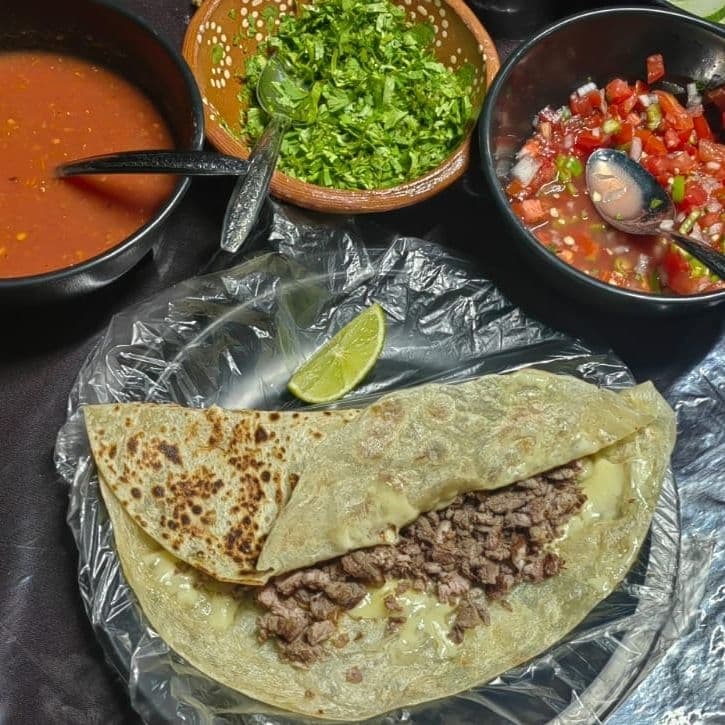 Quesadilla de Asada en Harina