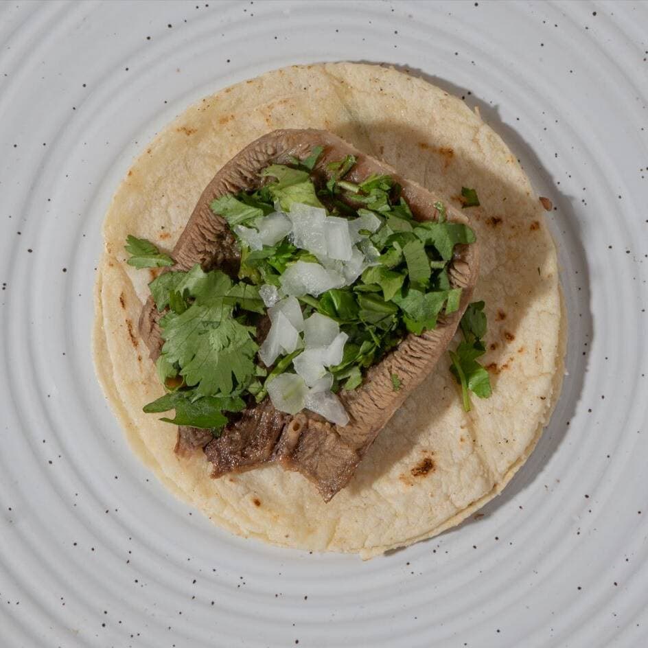 Taco de Lengua (res).
