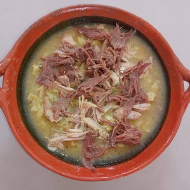 Pozole Blanco de Puerco c/botana