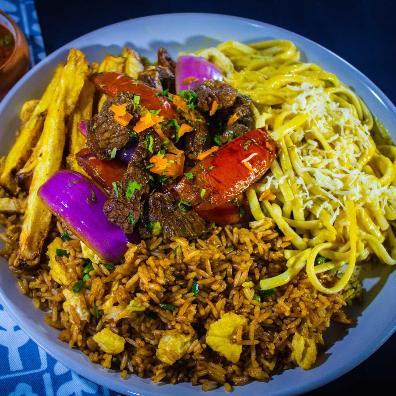 Lomo Saltado + Tallarín a la Huancaína + Chaufa