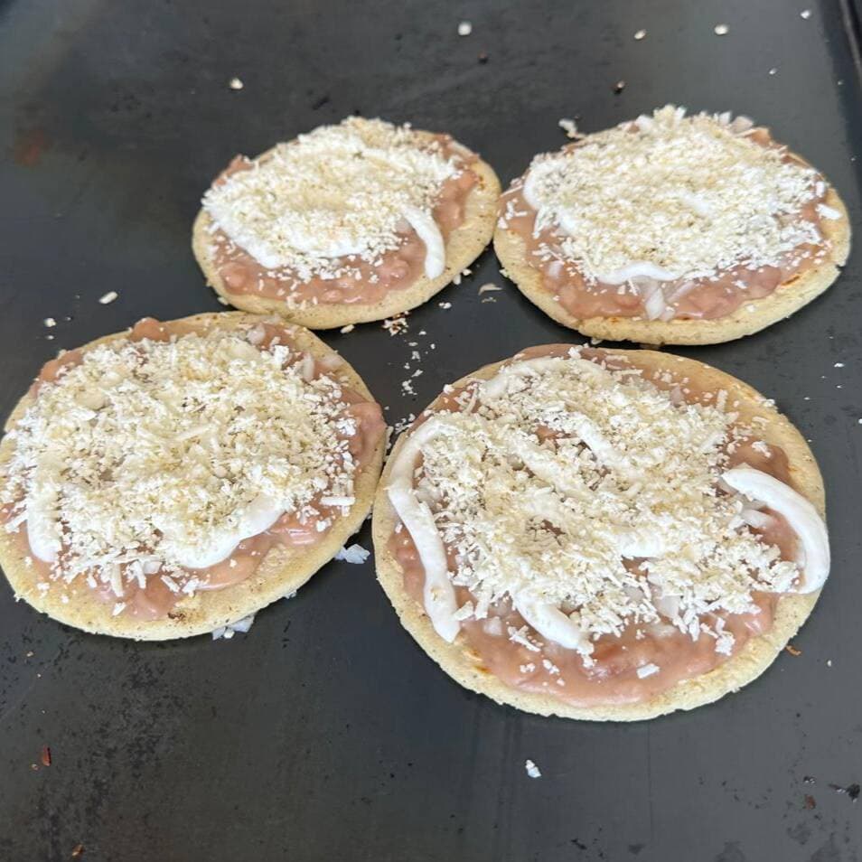 Sope con Carne o Guiso