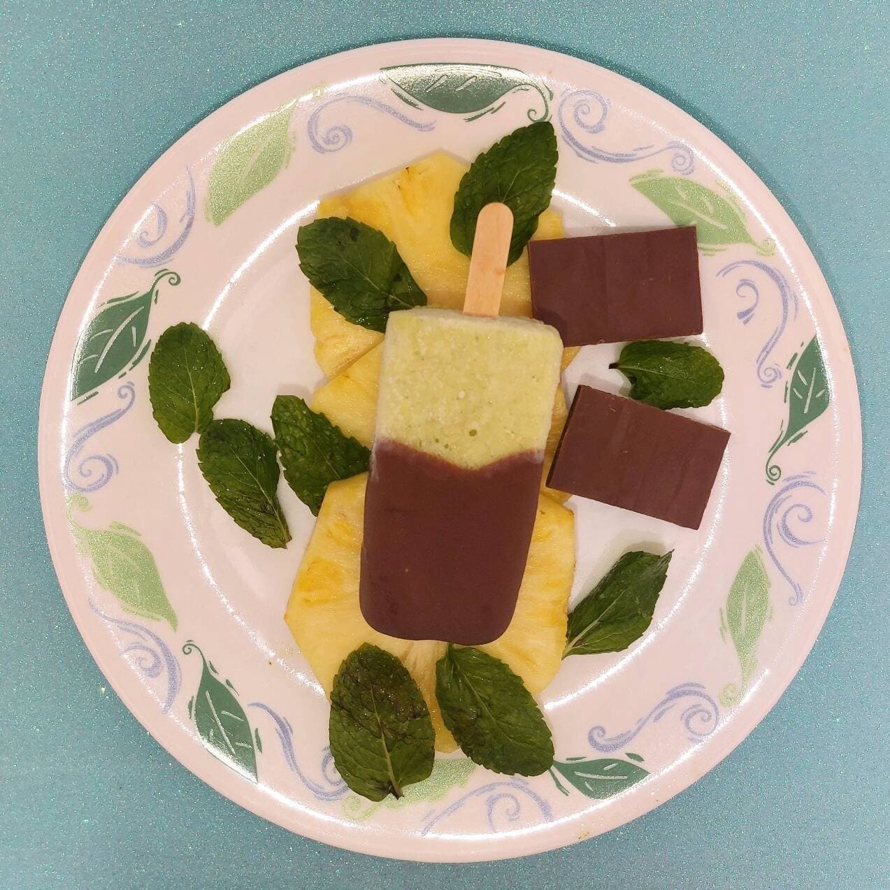 Paleta de Paleta de Piña Hierbabuena con Chocolate