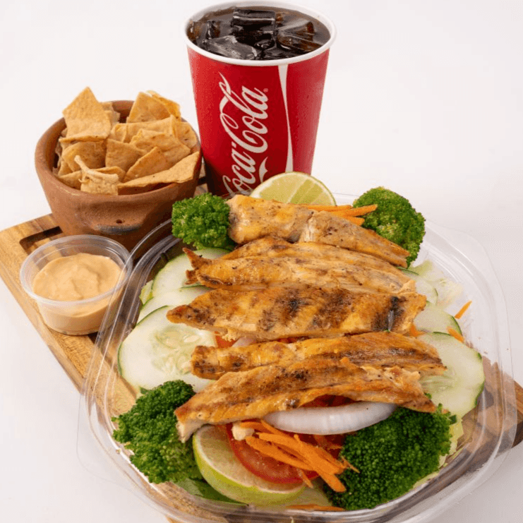 Ensalada Verde con Pollo y Refresco 600 Ml.