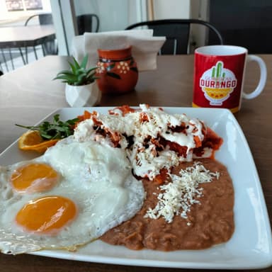 Chilaquiles con Huevo