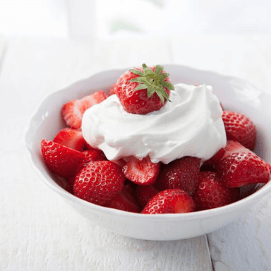 Fresas con crema + Agua
