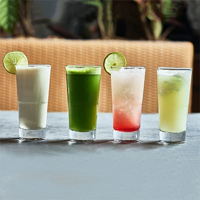 JUGO DE PIÑA CON HIERBABUENA