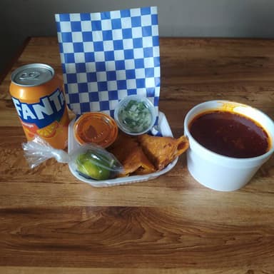 1/2 Litro de Birria+2Quesabirrias+refresco de Lata