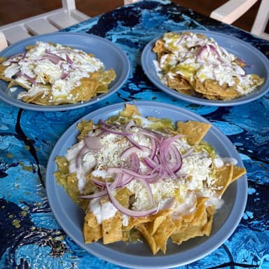Chilaquiles y Refresco
