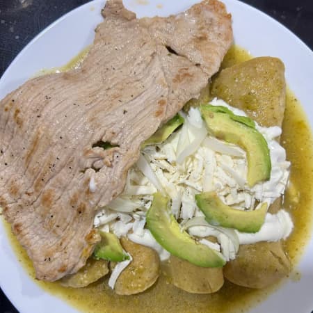 Enchiladas Verdes con Bistec