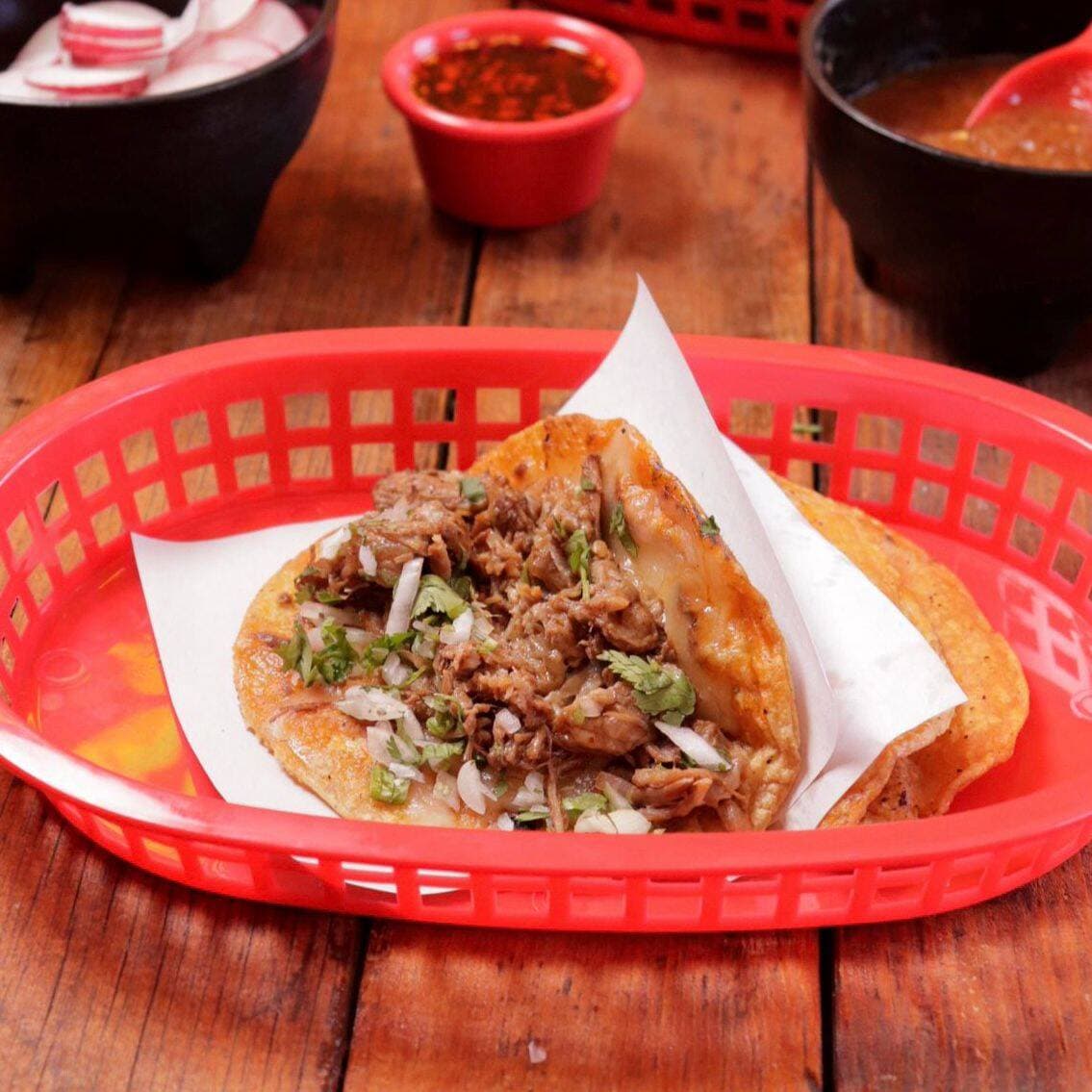 2Quesabirrias y 1Taco +Bebida