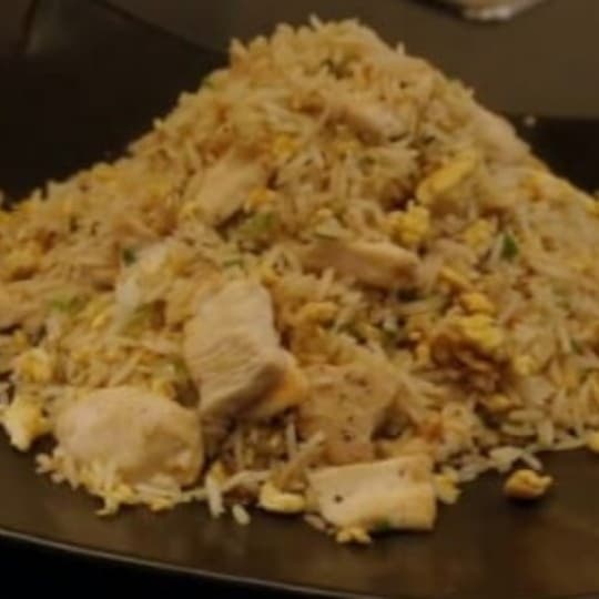 Arroz Chaufa + Wantan Frito + Gaseosa