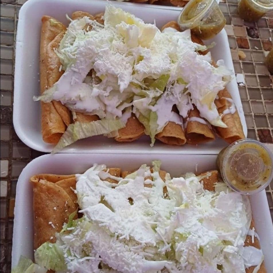 Combo tacos y sopes Amigos
