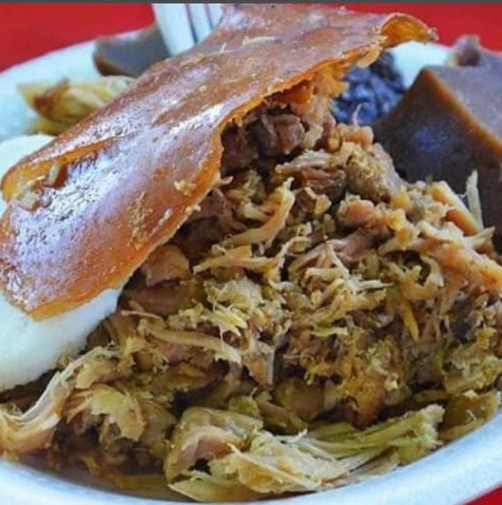 EL LECHON ENVIGADO lechona y tamales tolimenses