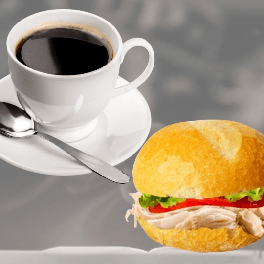 Combo 1: Café + Sándwich Pollo a la Brasa